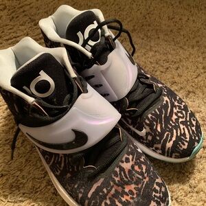 Nike  Black and Pink Patterned Athletic Shoes